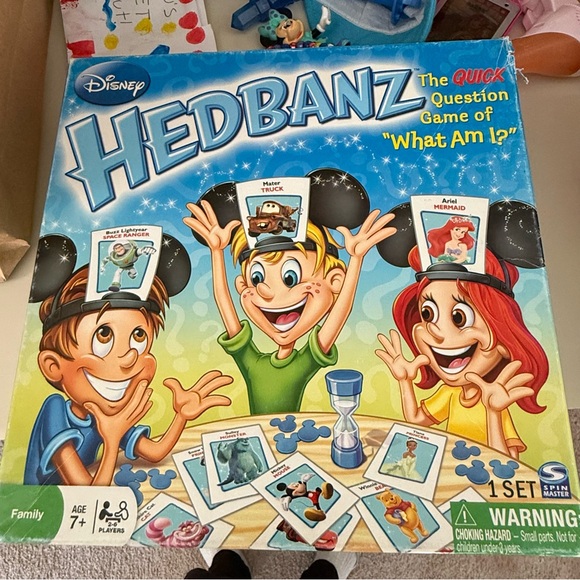 Disney Hedbanz “What Am I?” Family Game | Spin Master | Ages 7+ | Fair Condition - Picture 3 of 11